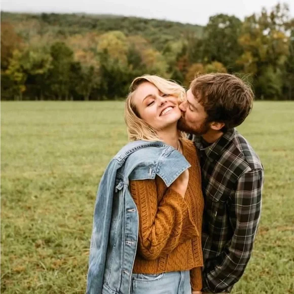 🧡Knit Sweater🧡 Forever 21 - Picture 2 of 5